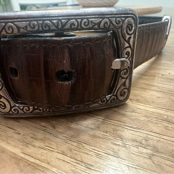 Brighton Ladies Elegant Black & Brown Reversible Leather Belt with Silver Buckle - Picture 6 of 6